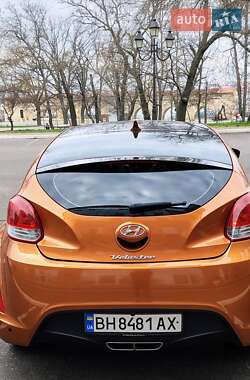 Хэтчбек Hyundai Veloster 2013 в 