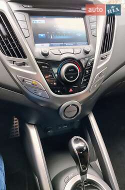 Хэтчбек Hyundai Veloster 2013 в 