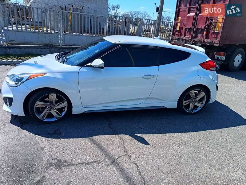 Хетчбек Hyundai Veloster 2013 в 