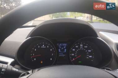 Хэтчбек Hyundai Veloster 2012 в 
