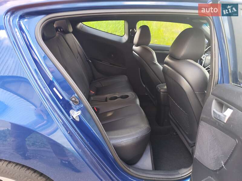 Хэтчбек Hyundai Veloster 2016 в Киеве фото 16 Хэтчбек Hyundai Veloster 2016 в Киеве