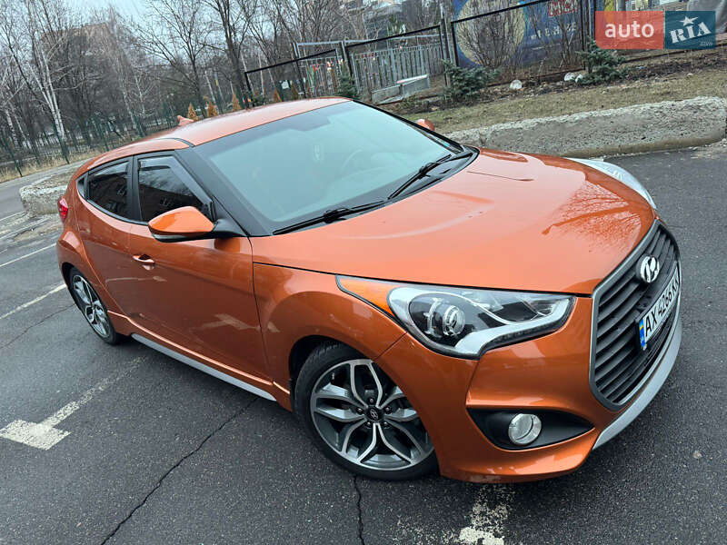 Хэтчбек Hyundai Veloster 2015 в 