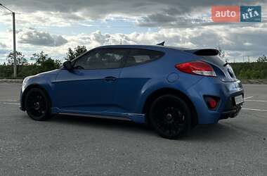 Хэтчбек Hyundai Veloster 2015 в 