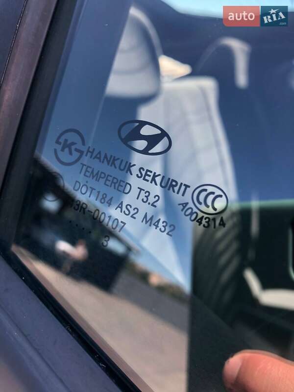 Хэтчбек Hyundai Veloster 2013 в Кривом Роге