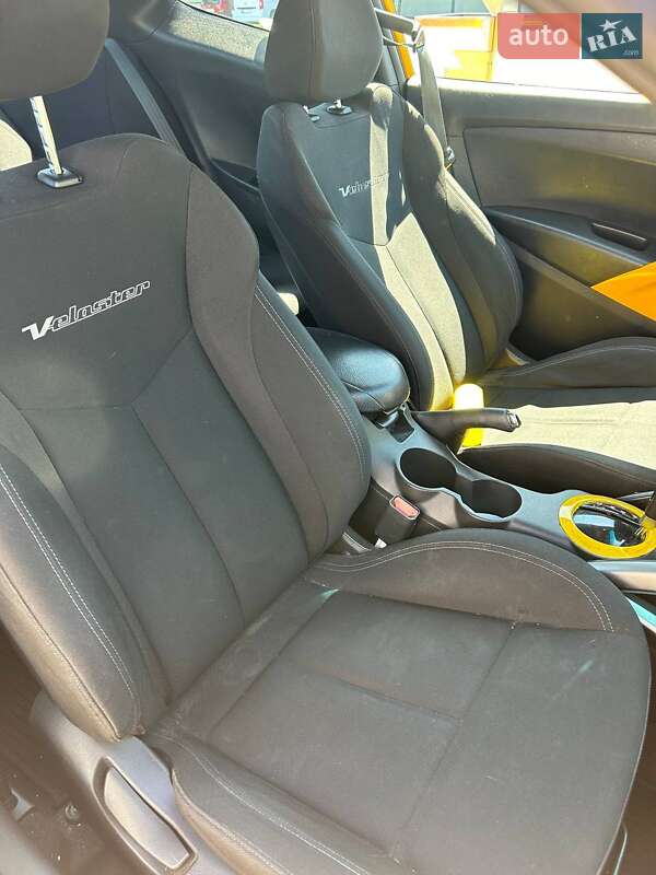 Хэтчбек Hyundai Veloster 2013 в Кривом Роге