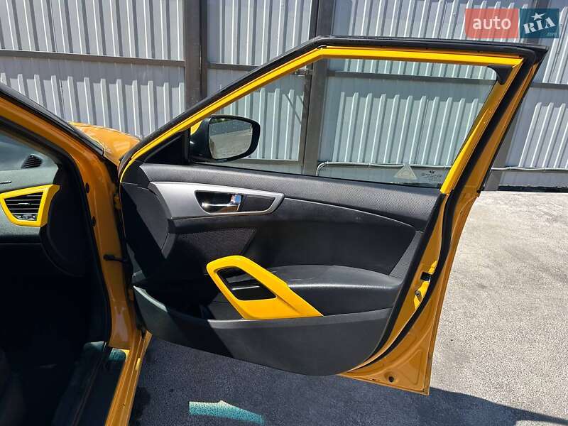 Хэтчбек Hyundai Veloster 2013 в Кривом Роге