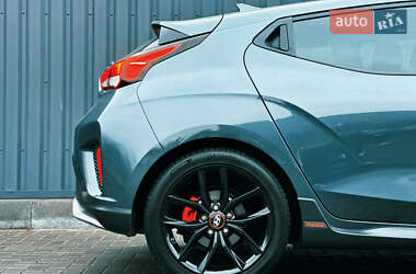Хетчбек Hyundai Veloster 2019 в  фото 9 Хетчбек Hyundai Veloster 2019 в