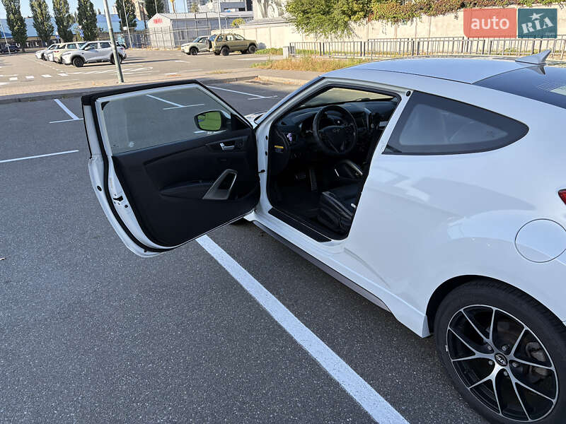 Хэтчбек Hyundai Veloster 2014 в Киеве