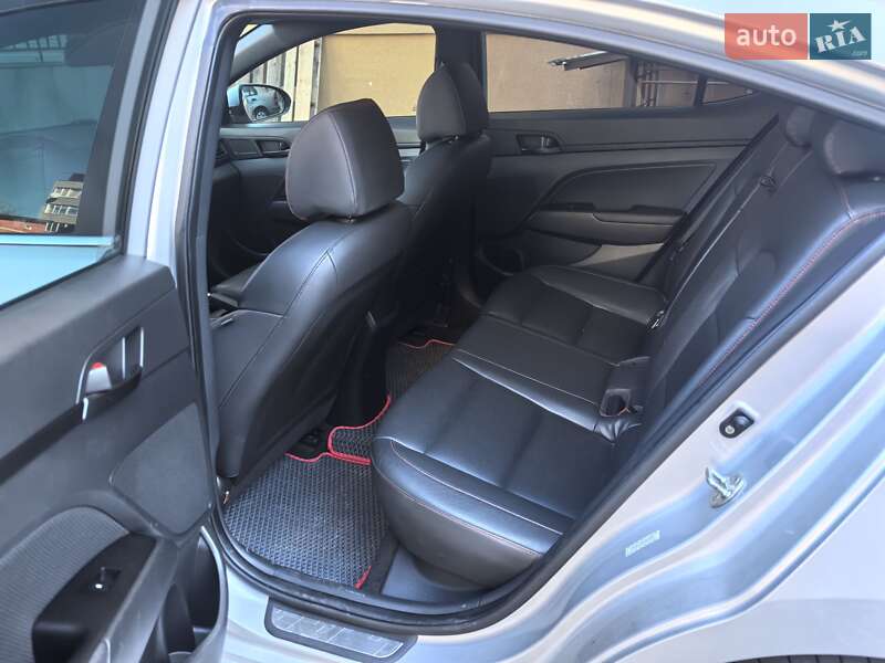 Хэтчбек Hyundai Veloster 2018 в Ивано-Франковске