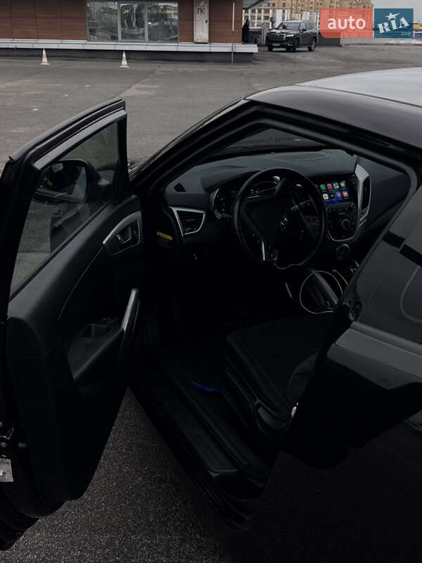 Хэтчбек Hyundai Veloster 2016 в Киеве фото 2 Хэтчбек Hyundai Veloster 2016 в Киеве