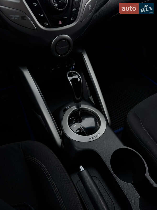 Хэтчбек Hyundai Veloster 2016 в Киеве фото 7 Хэтчбек Hyundai Veloster 2016 в Киеве