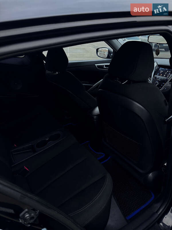 Хэтчбек Hyundai Veloster 2016 в Киеве фото 15 Хэтчбек Hyundai Veloster 2016 в Киеве