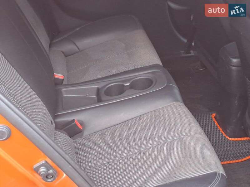 Хэтчбек Hyundai Veloster 2015 в Одессе