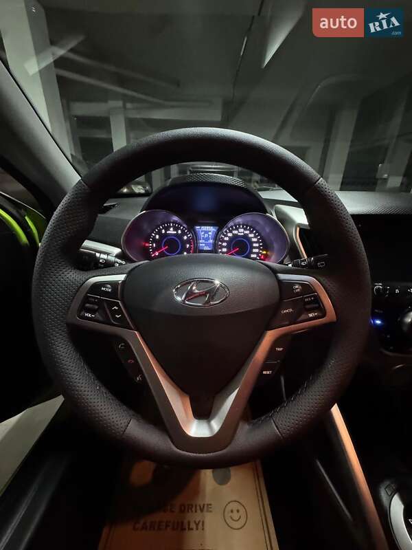 Хэтчбек Hyundai Veloster 2012 в Черновцах