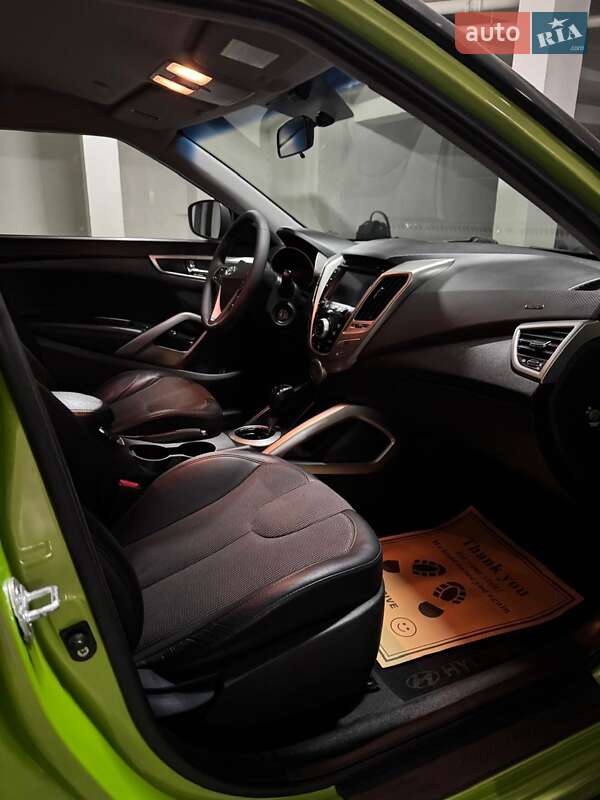 Хэтчбек Hyundai Veloster 2012 в Черновцах