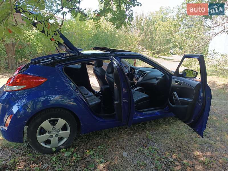 Хэтчбек Hyundai Veloster 2012 в Соленом фото 3 Хэтчбек Hyundai Veloster 2012 в Соленом