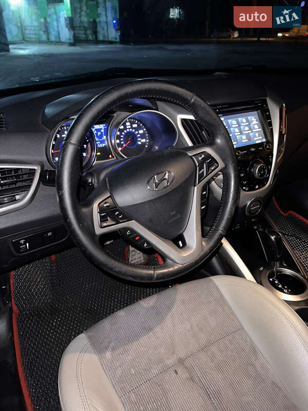 Хэтчбек Hyundai Veloster 2013 в Запорожье фото 13 Хэтчбек Hyundai Veloster 2013 в Запорожье