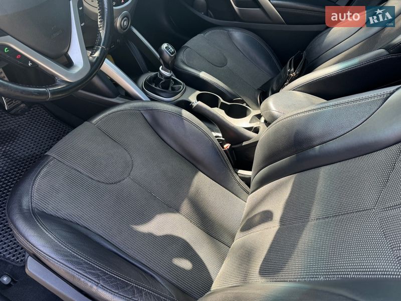 Хэтчбек Hyundai Veloster 2012 в Ровно фото 23 Хэтчбек Hyundai Veloster 2012 в Ровно