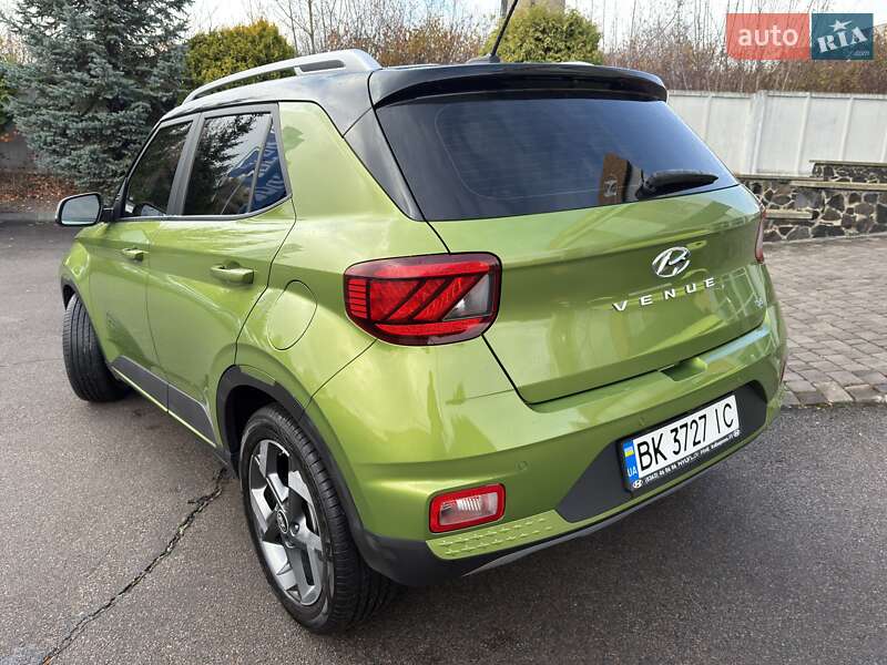 Внедорожник / Кроссовер Hyundai Venue 2022 в Ровно