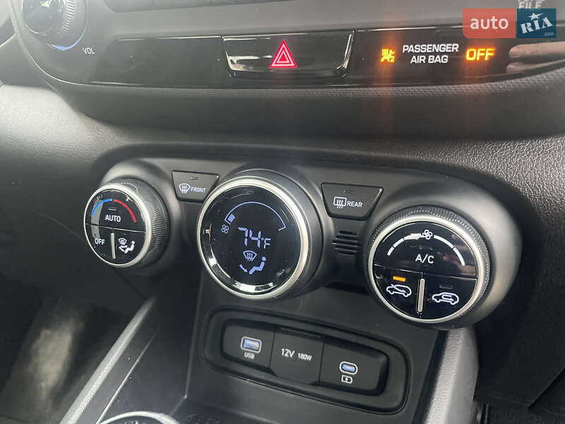 Внедорожник / Кроссовер Hyundai Venue 2023 в Львове