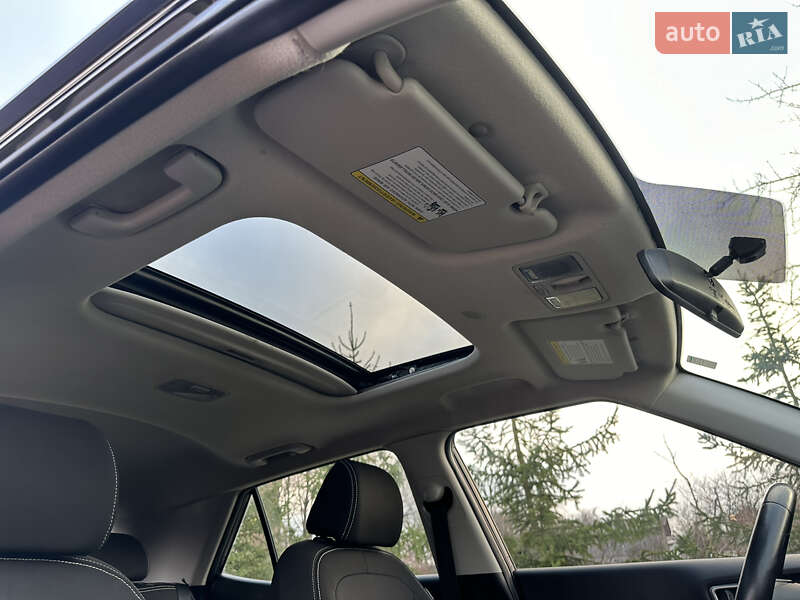 Внедорожник / Кроссовер Hyundai Venue 2021 в Бродах фото 44 Внедорожник / Кроссовер Hyundai Venue 2021 в Бродах