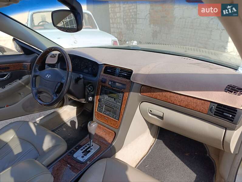 Седан Hyundai XG 2003 в Первомайске