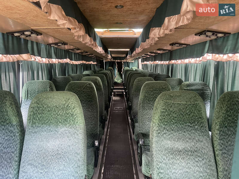 Туристичний / Міжміський автобус Ikarus 250 1988 в Кам'янському