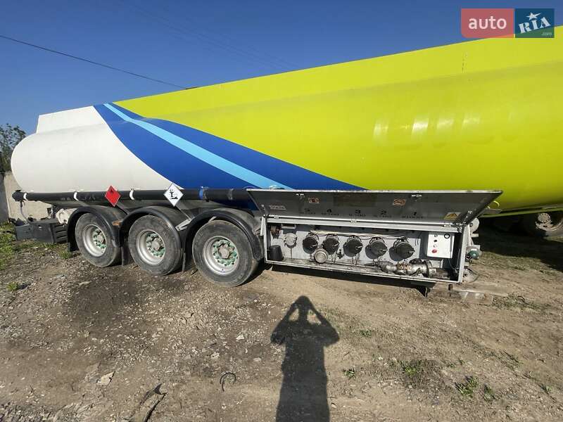 Цистерна напівпричіп Indox SC-3 1998 в Харкові