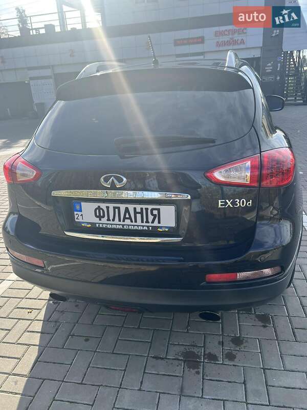 Позашляховик / Кросовер Infiniti EX 30 2011 в Києві