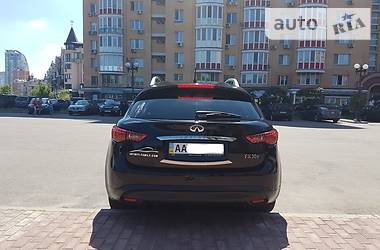 Внедорожник / Кроссовер Infiniti FX 30 2012 в Киеве