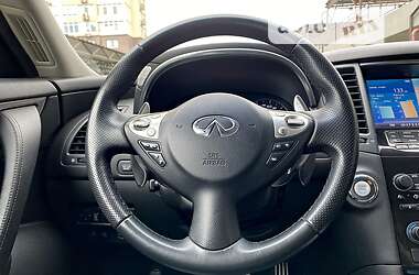 Внедорожник / Кроссовер Infiniti FX 30 2011 в 