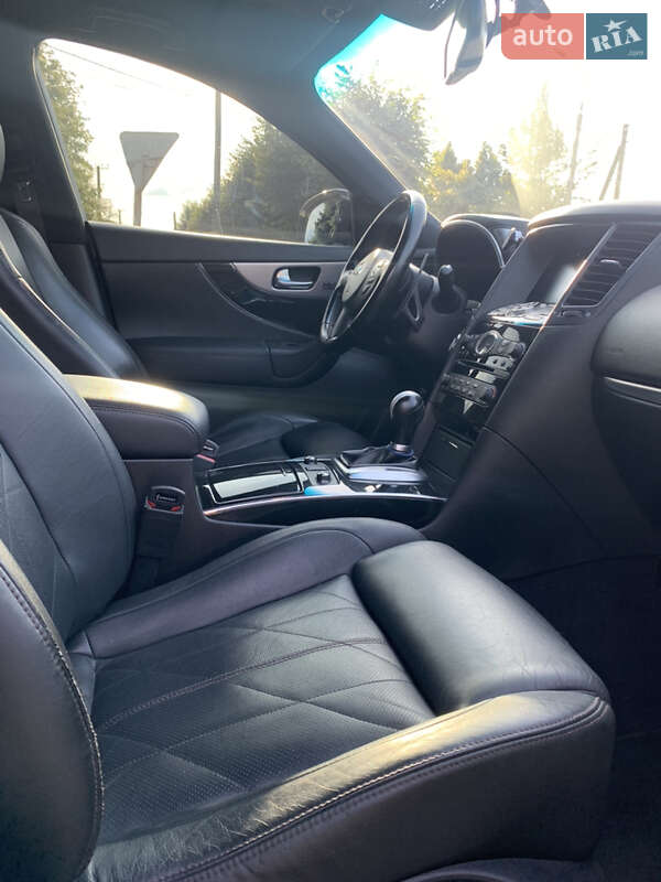 Позашляховик / Кросовер Infiniti FX 30 2011 в Корсунь-Шевченківському