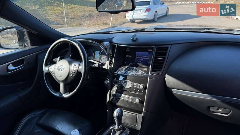 Позашляховик / Кросовер Infiniti FX 30 2011 в Южному