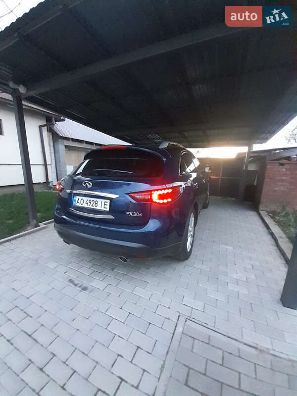 Внедорожник / Кроссовер Infiniti FX 30 2012 в Мукачево