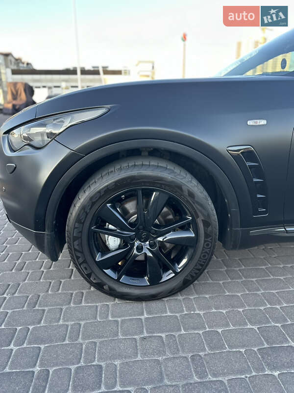 Позашляховик / Кросовер Infiniti FX 30 2012 в Києві