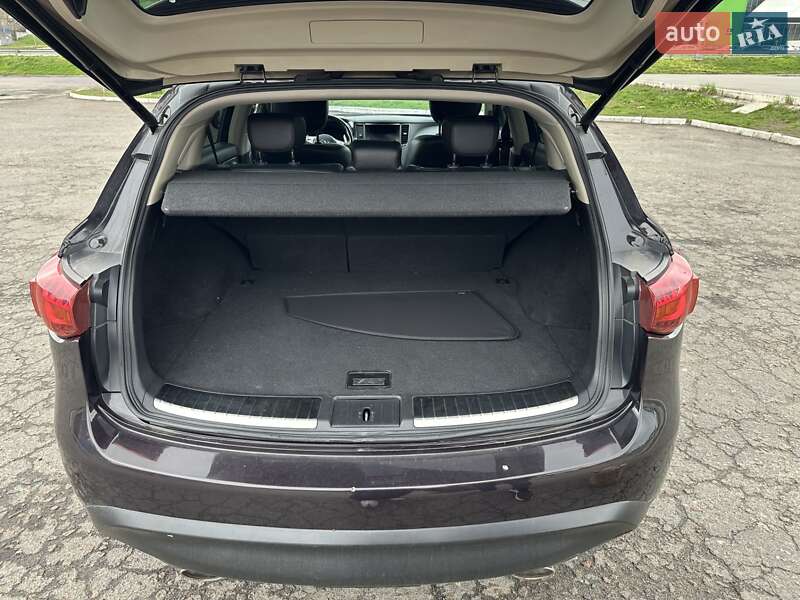 Позашляховик / Кросовер Infiniti FX 30 2013 в Києві