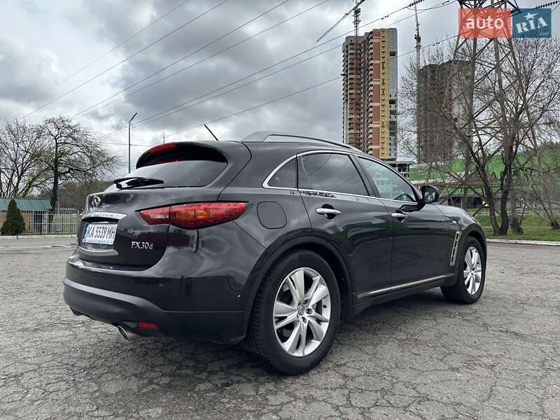 Позашляховик / Кросовер Infiniti FX 30 2013 в Києві