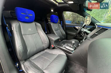 Внедорожник / Кроссовер Infiniti FX 30 2012 в 