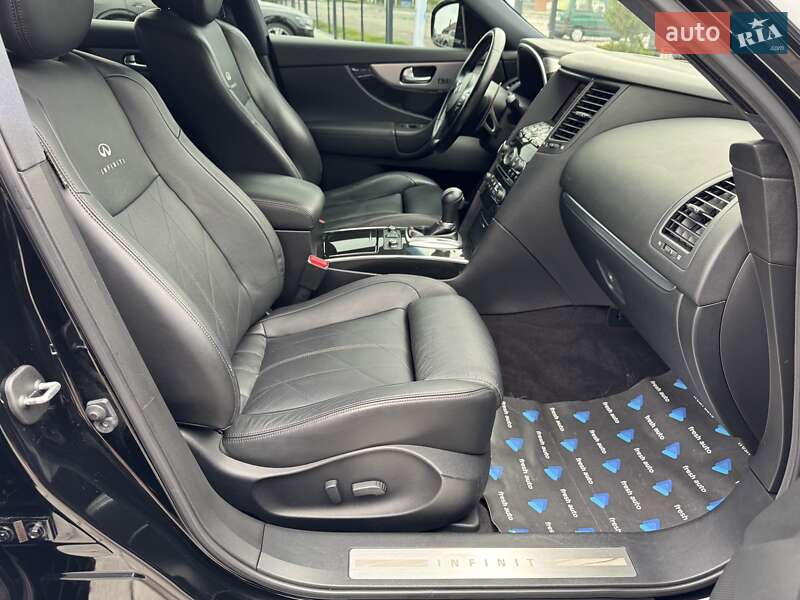 Внедорожник / Кроссовер Infiniti FX 30 2011 в Ровно фото 36 Внедорожник / Кроссовер Infiniti FX 30 2011 в Ровно