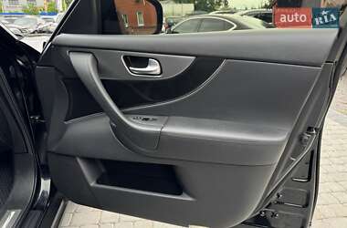 Внедорожник / Кроссовер Infiniti FX 30 2012 в 