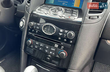 Внедорожник / Кроссовер Infiniti FX 30 2010 в 