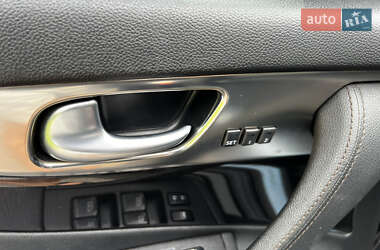 Внедорожник / Кроссовер Infiniti FX 30 2010 в 