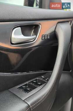 Внедорожник / Кроссовер Infiniti FX 30 2010 в 