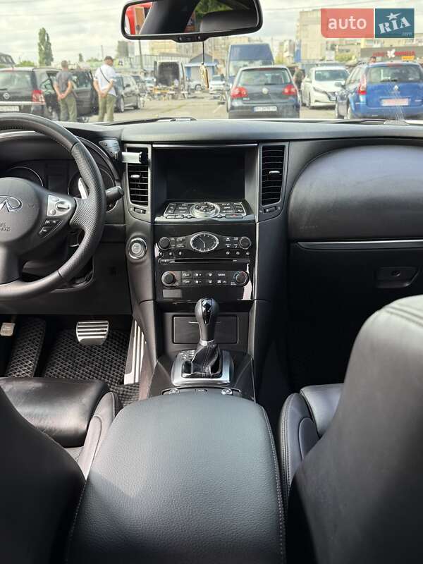 Внедорожник / Кроссовер Infiniti FX 30 2011 в Кременчуге