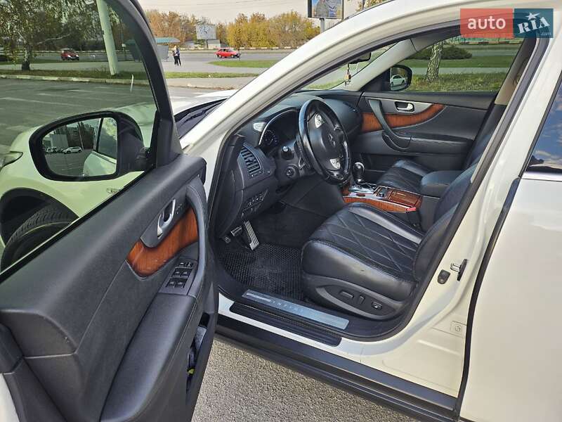 Внедорожник / Кроссовер Infiniti FX 30 2012 в Запорожье