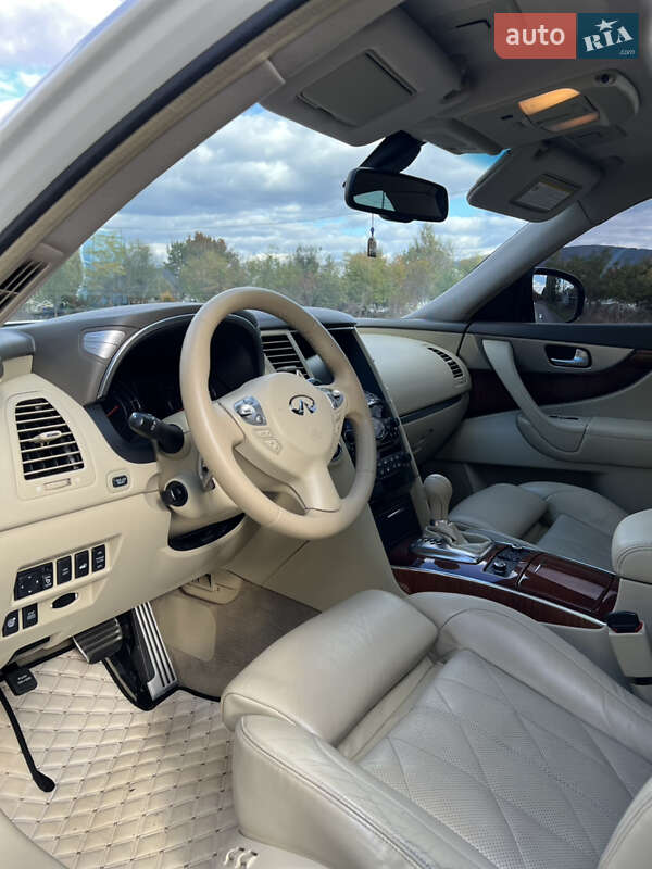 Внедорожник / Кроссовер Infiniti FX 30 2011 в Виноградове фото 13 Внедорожник / Кроссовер Infiniti FX 30 2011 в Виноградове