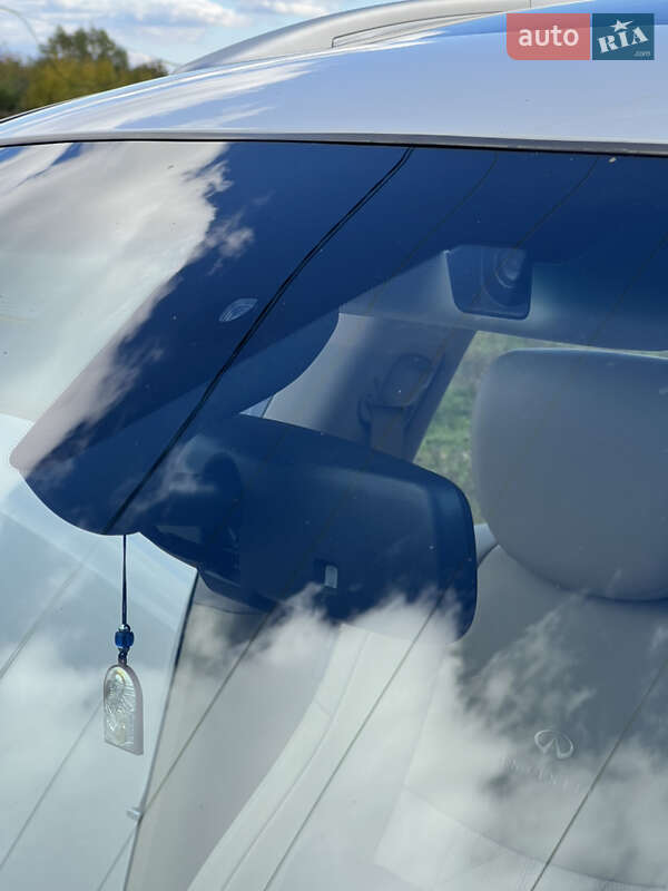 Внедорожник / Кроссовер Infiniti FX 30 2011 в Виноградове фото 30 Внедорожник / Кроссовер Infiniti FX 30 2011 в Виноградове