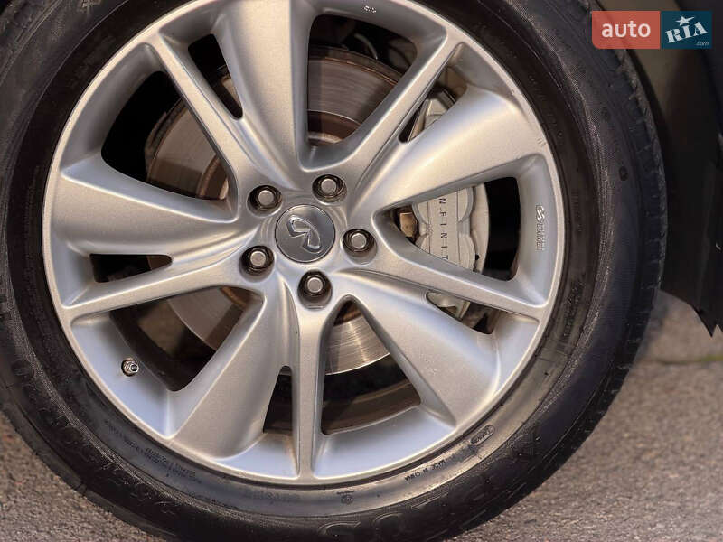 Внедорожник / Кроссовер Infiniti FX 30 2012 в Запорожье