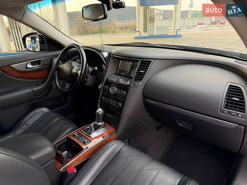 Внедорожник / Кроссовер Infiniti FX 30 2012 в Запорожье