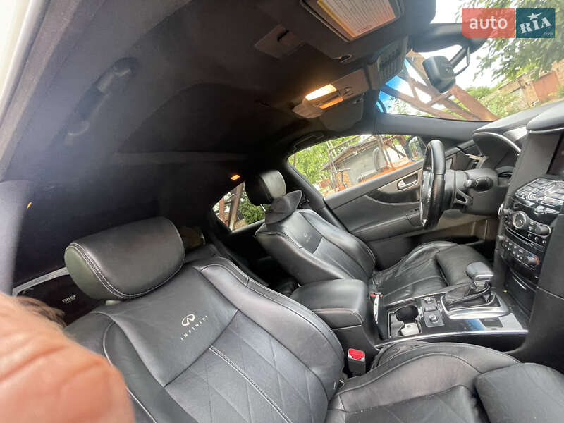 Внедорожник / Кроссовер Infiniti FX 30 2012 в Александрие фото 8 Внедорожник / Кроссовер Infiniti FX 30 2012 в Александрие